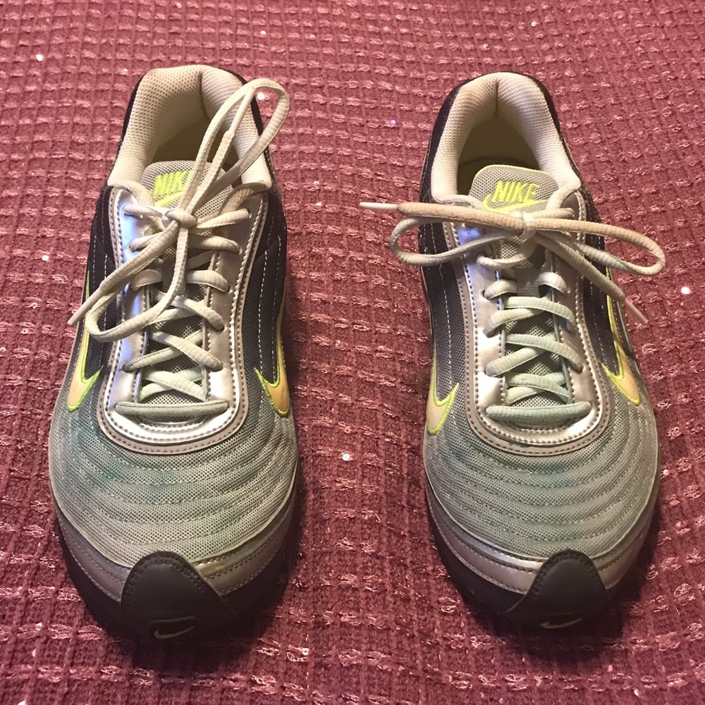 EUC Nike Maxair shoes